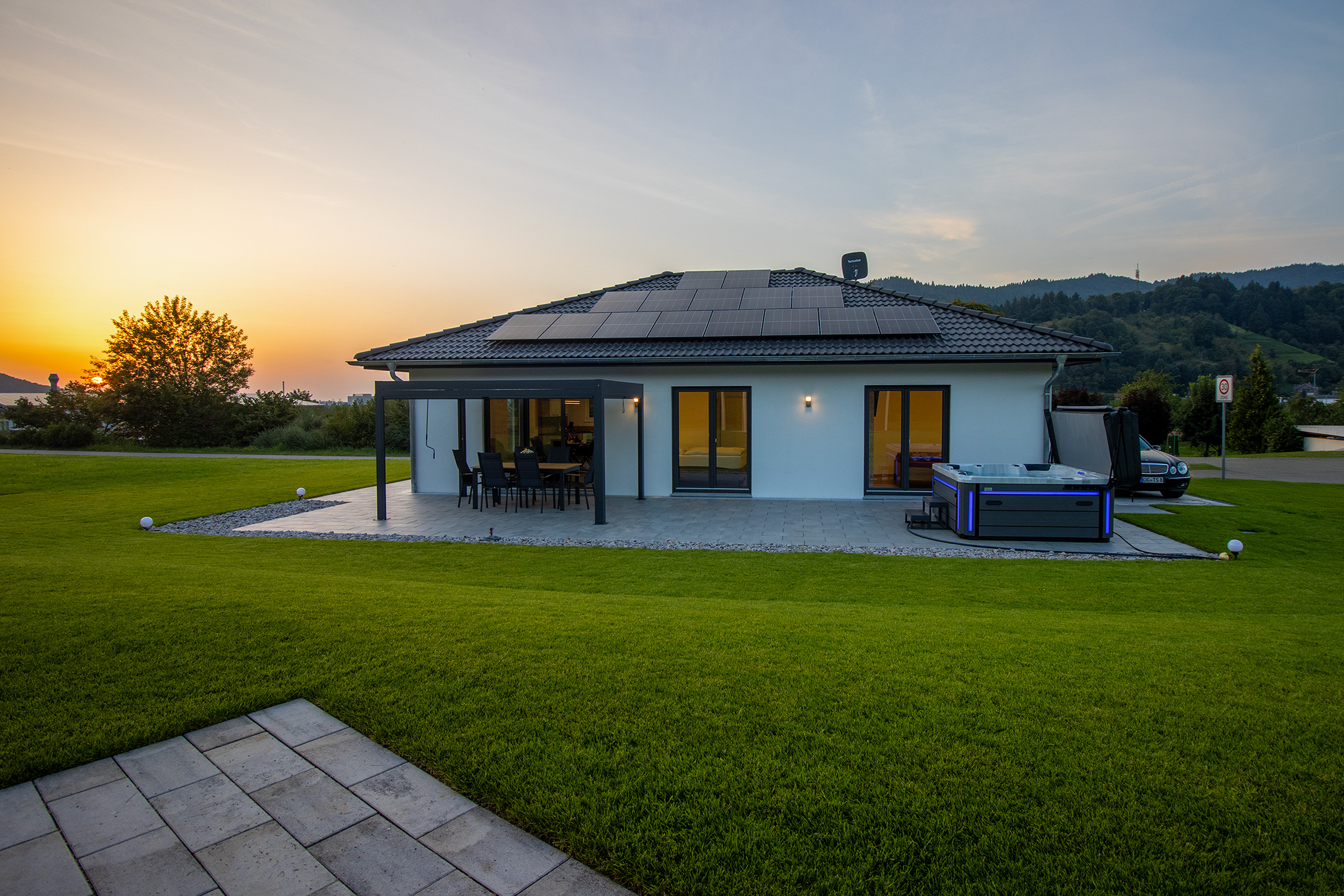 Wohn- & Essbereich Whirlpool 1